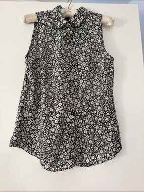 Banana Republic Navy & White Sleeveless Floral Collared Blouse